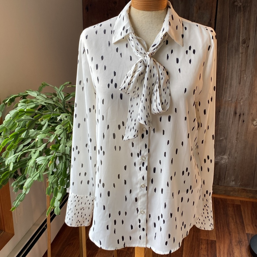 Worthington abstract polka dot black/ cream optional neck tie blouse Sz S